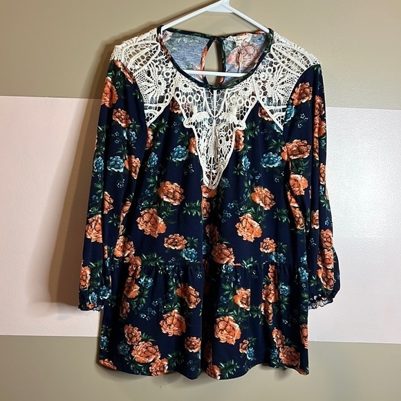 Entro floral blouse size large - Picture 1 of 7